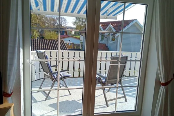 möblierter Balkon  Wohnung Giesen