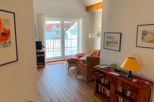 Blick vom Flur ins Wohnzimmer  Wohnung Giesen