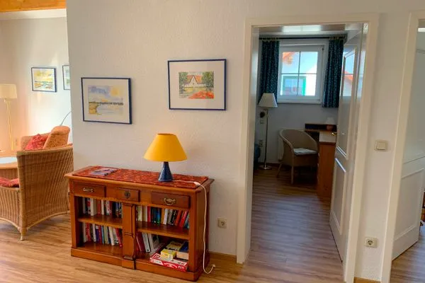 Blick vom Flur ins Kinderzimmer  Wohnung Giesen