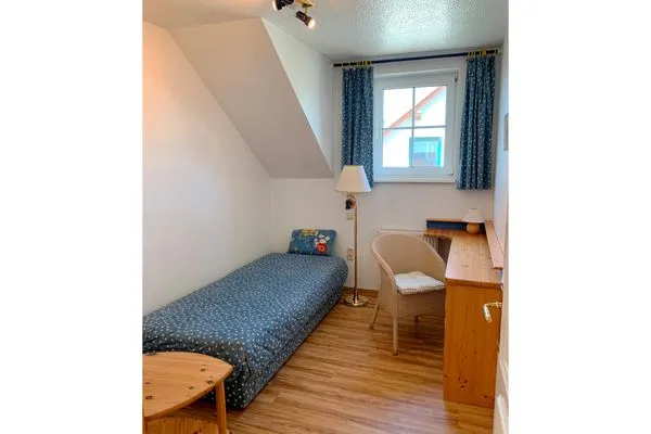 Kinderzimmer mit Einzelbett  Wohnung Giesen