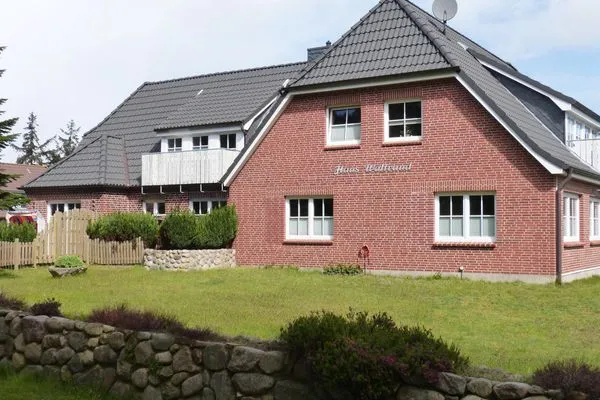 Haus Waltraud in Norddorf auf Amrum Haus Waltraud Ferienwohnung „Spelkasje"