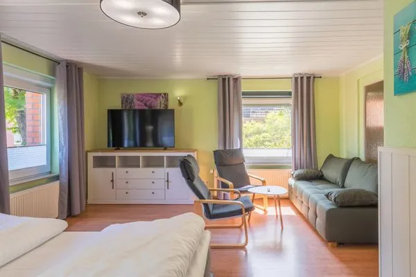 Ferienwohnung Marienkäfer Waren - einladender Wohnbereich  Marienkäfer