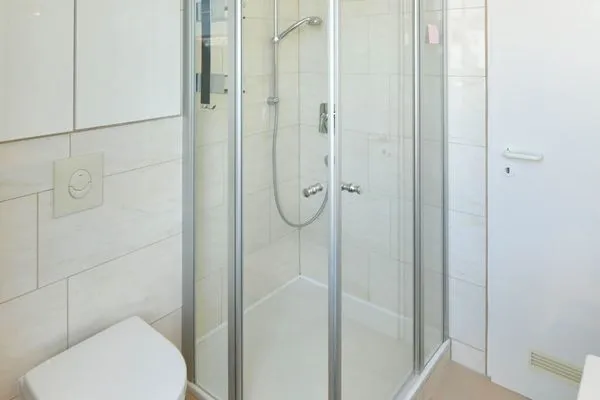 Badezimmer Haus Carl Stegmann Ferienwohnung FADAMA-HIN