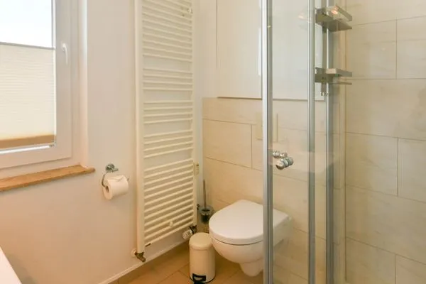 Badezimmer Haus Carl Stegmann Ferienwohnung FADAMA-HIN