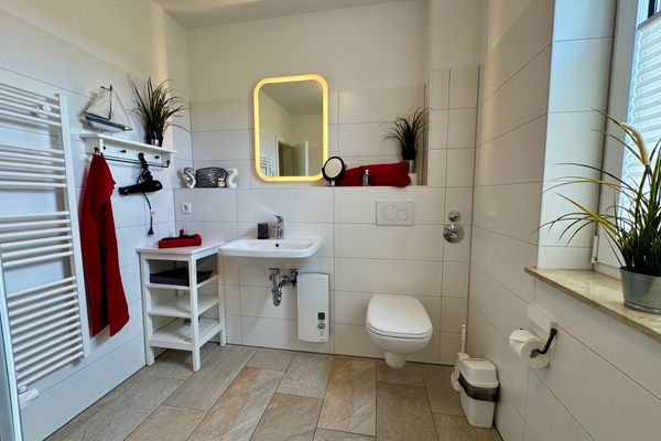 KÄPT´N BRASS Villa 1 App 3 Strandgut Ostseebad Dierhagen - 