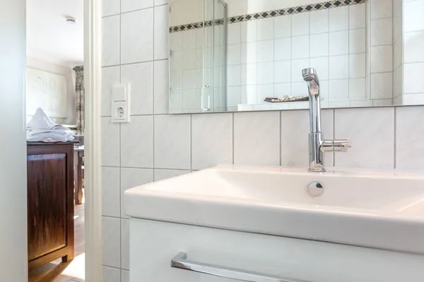 Badezimmer  Kampstr. 9, W4, GB3