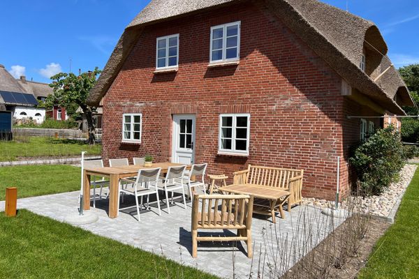  Fährmanns Hüs Wohnung Achterdeck Nebel - Fassade / Eingang