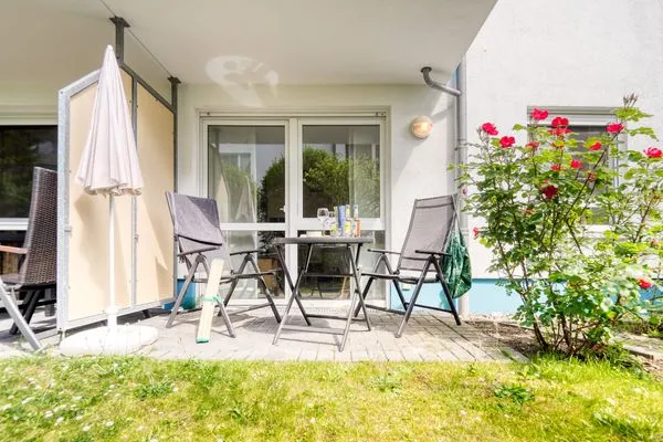 Blick auf die möblierte Terrasse Residenz am Strand Backfisch - Wohnung 5-66