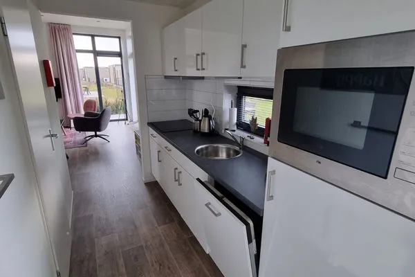 Küche / Küchenzeile Enkhuizer Strand Enkhuizer Strandchalet mit Zaun Nr. 257