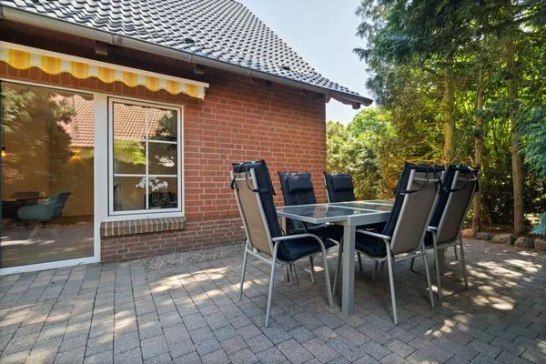 Ferienhaus Landhus Alt Schwerin Blick auf die Terasse  Landhus