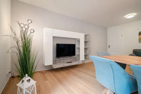 Ferienhaus Landhus Alt Schwerin Wohnzimmer mit TV-Wand  Landhus