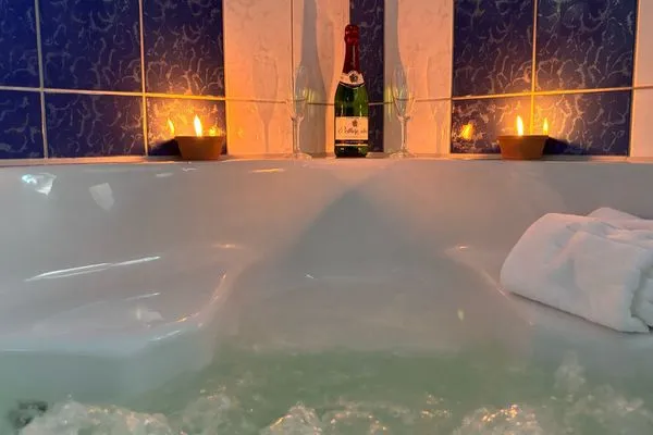 Whirlpool im allgemeinen Wellnessbereich Residenz am Strand Backfisch - Wohnung 5-66