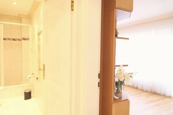 Empfang  Elisabethstr. 2, Whg. 13