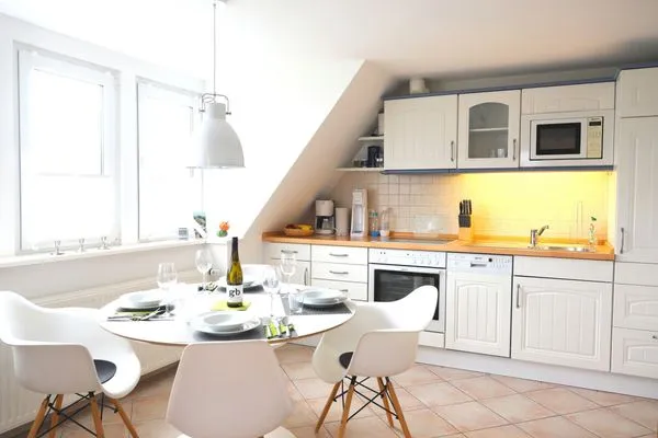 Wohnzimmer  Haderslebener Str. 44, DG