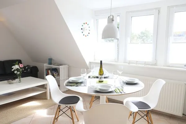 Wohnzimmer  Haderslebener Str. 44, DG