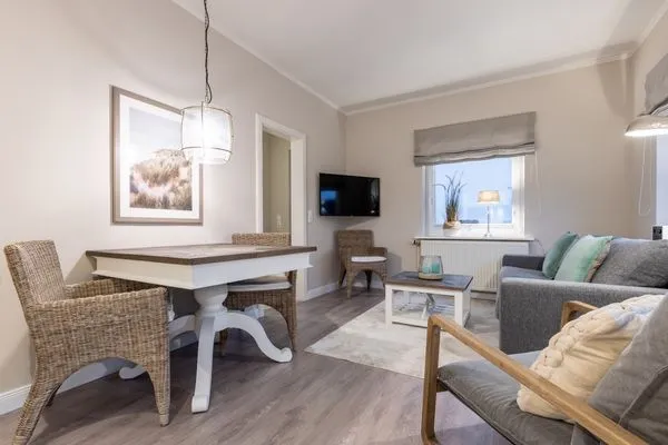 Wohnzimmer  Kirchenweg 25b, EG