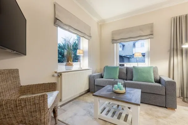 Wohnzimmer  Kirchenweg 25b, EG