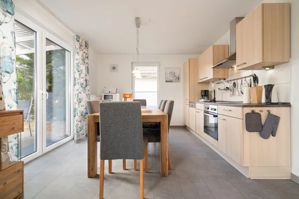 Ferienhaus Aurora Roebl Kueche mit Terrassen Zugang  Aurora