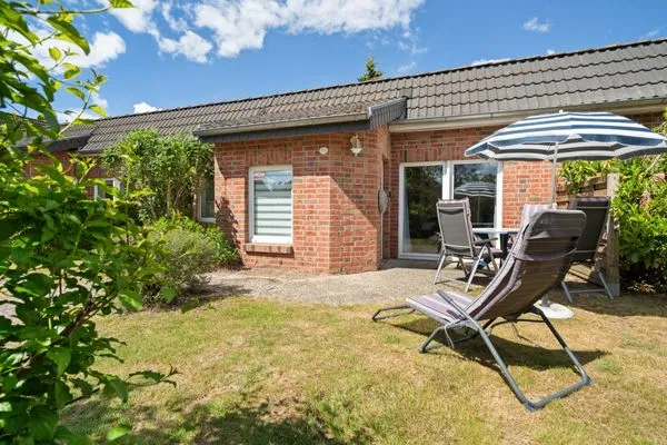 Blumenhaus Waren mit Terrasse  Blumenhaus