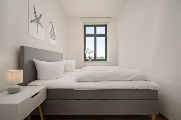 Ferienwohnung SeaView Malchow - Schlafzimmer mit Boxspringbett  SeaView
