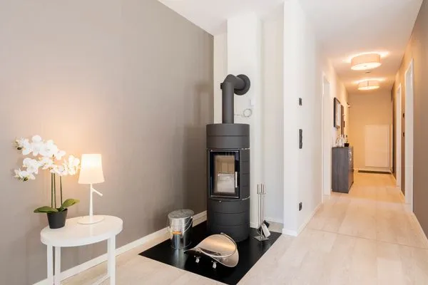 Ferienwohnung Seeluft Wustrow Kamin im Wohnzimmer  Seeluft