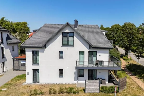 Ferienwohnung Seeluft Wustrow Hauptansicht Gebaeude  Seeluft