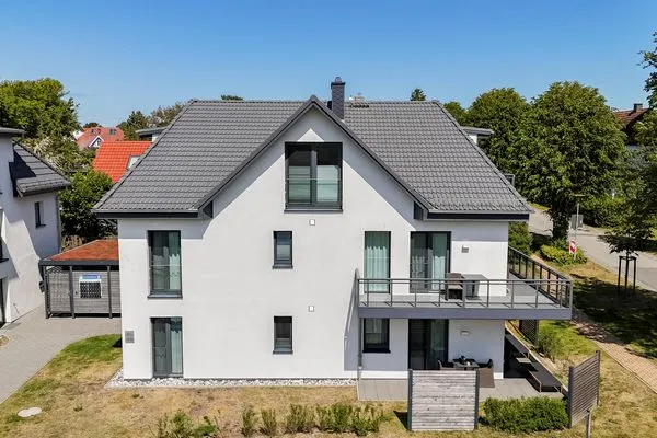 Ferienwohnung Seestern Wustrow Hauptansicht Gebäude  Seestern