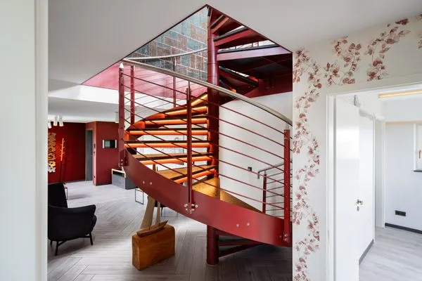 Panoramasuite The Turm Wustrow Eingangsbereich mit Blick ins Wohnzimmer  Panoramasuite The Turm