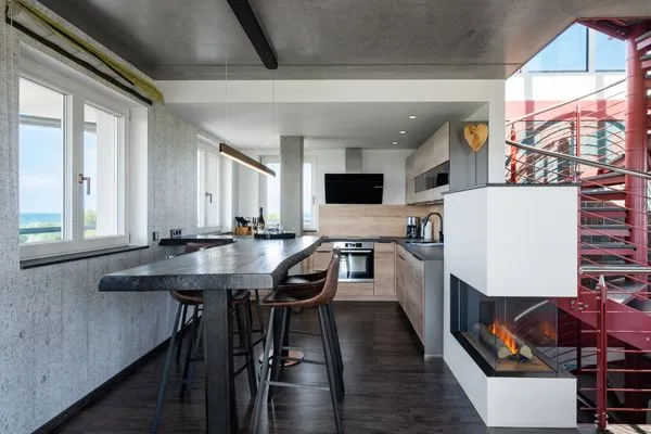 Panoramasuite The Turm Wustrow Esstisch auf zweiter Ebene  Panoramasuite The Turm