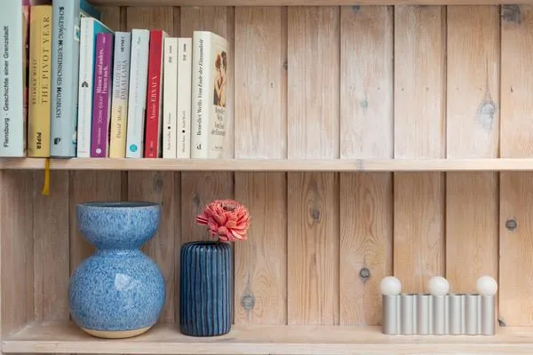 Wintergarten mit kleiner (tausch-)Bibliothek  VITA Sonnholm