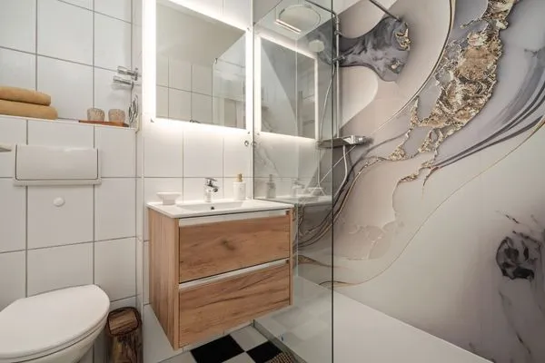 Ferienwohnung Hafenkino Waren (Müritz) - Bad mit Dusche  Hafenkino