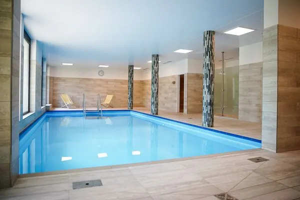 Pool  Waldpanorama