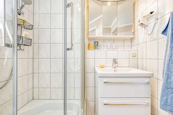 Badezimmer mit Dusche Residenz am Strand Seeschwalbe - Wohnung 4-62