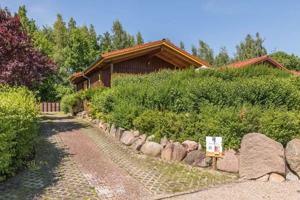 Fassade / Eingang  Sonnenschein