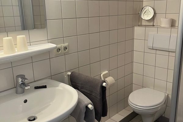  Haus Erasmus Whg. 7 Nebel - Badezimmer