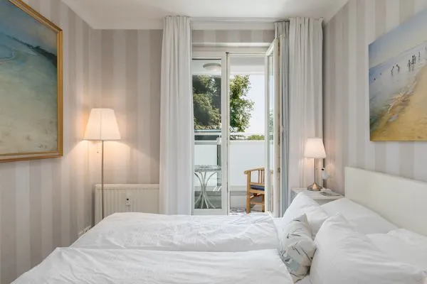 Ferienwohnung Dünensand Zingst Schlafzimmer mit Balkon Zugang  Dünensand