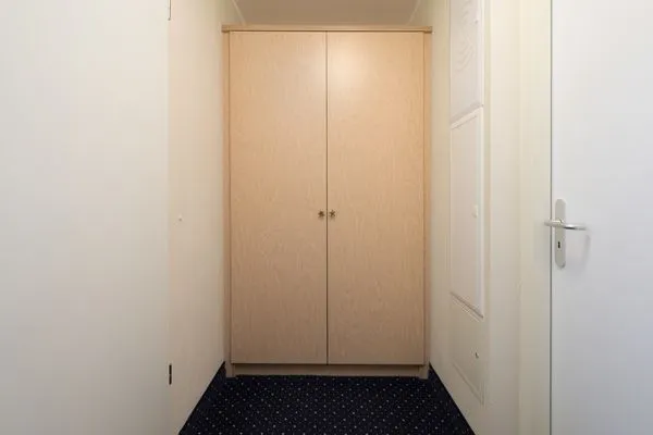 Ferienwohnung Seestern Zingst Flur mit großem Schrank  Seestern