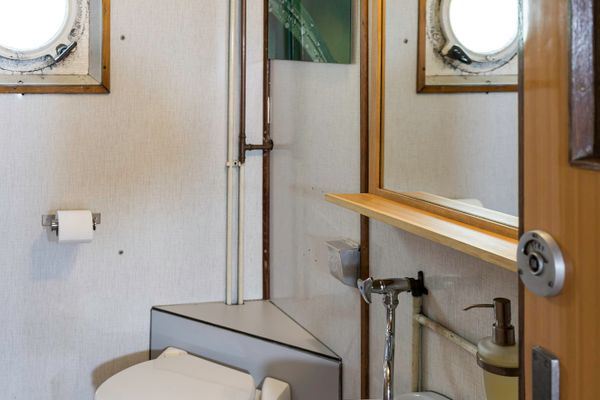  Urlauberschiff Störtebeker Prerow - Gäste-WC