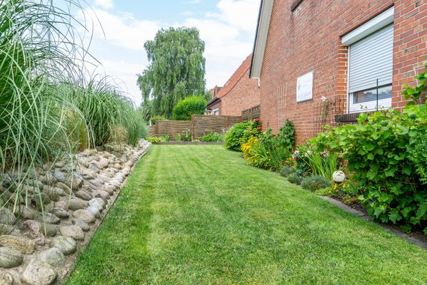  Ferienwohnung Wattlöwe Tönning - Rasen