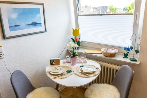  Ferienwohnung Wattlöwe Tönning - Küche mit Esstisch