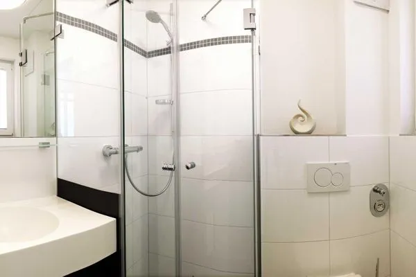 Bathroom Doppelhäuser zum Reetmoor Haus Theresa