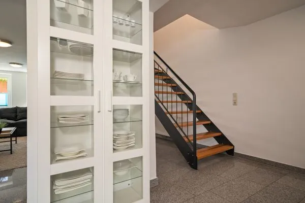 Seehus Malchow Blick zur Treppe zum Obergeschoss  Seehus