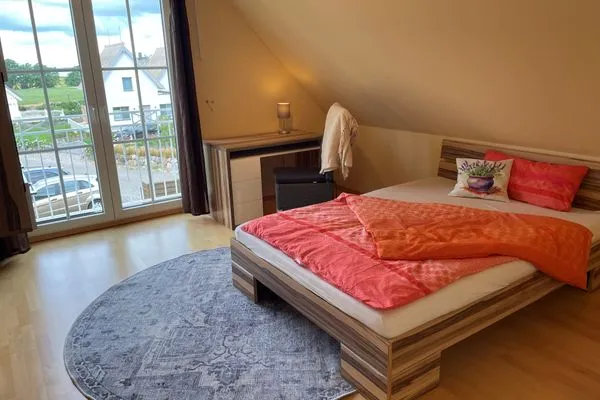 2. Schlafzimmer mit Doppelbett  Lavendel-Quelle