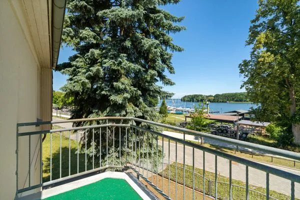 Apartment Strandglück Malchow – Balkon mit traumhaftem Seeblick  Strandglück