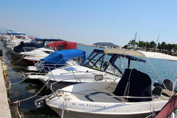 Neighbourhood  Litsa-House