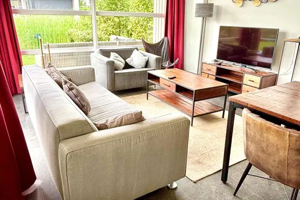  Marina Strandbad Chalet RiverLodge mit Zaun Haus Nr. 94