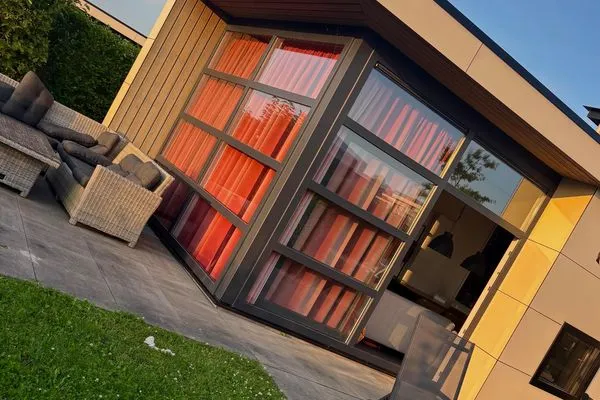  Marina Strandbad Chalet RiverLodge mit Zaun Haus Nr. 94