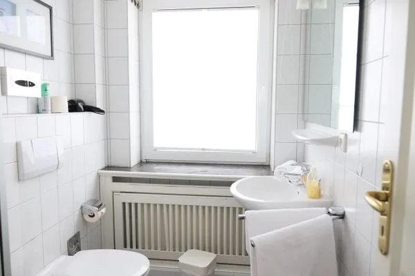 Badezimmer  Kampstr. 9, W3, GB3