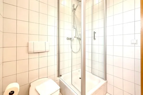 Ferienhaus Dani Ferienapartment Säntisblick Nonnenhorn - Dusche im Badezimmer