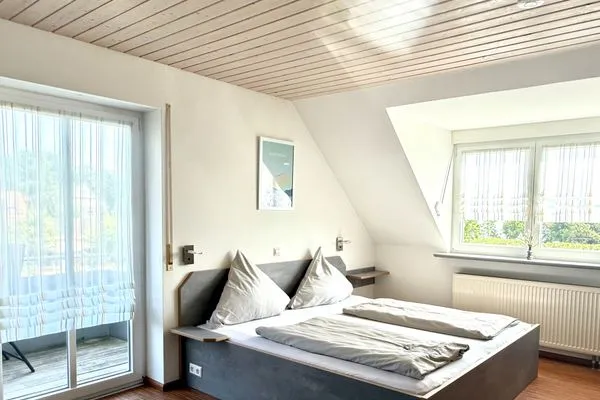 Ferienhaus Dani Ferienapartment Panoramablick Nonnenhorn - Schlafzimmer - Doppelbett